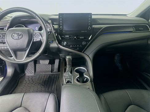Used 2022 Toyota Camry XLE image 18