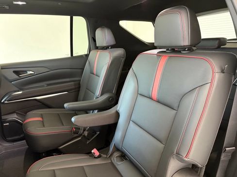 New 2027 Chevrolet Traverse RS w/ LPO, Floor Liner Package FWD image 40
