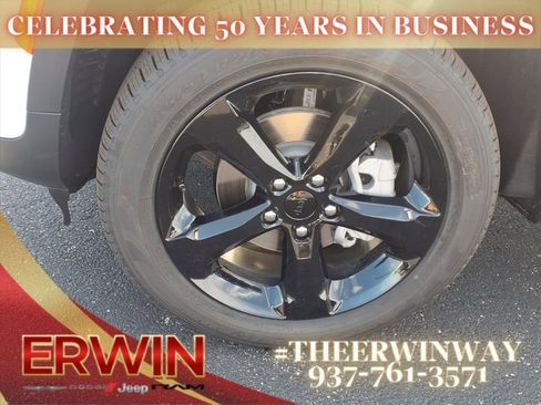 New 2025 Jeep Grand Cherokee Limited w/ Black Appearance Package image 7