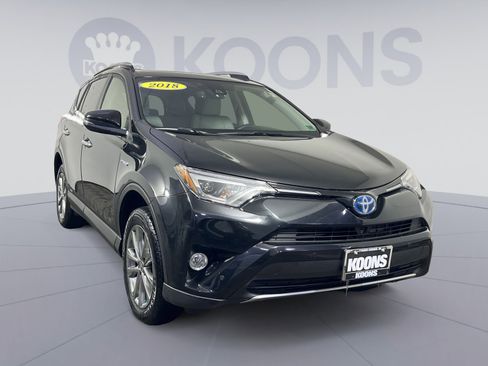 Used 2018 Toyota RAV4 Limited image 10