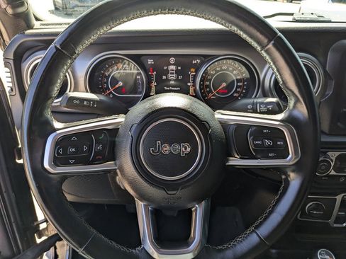 Used 2018 Jeep Wrangler Unlimited Sahara AWD/4WD image 27