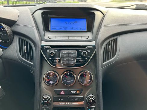 Used 2013 Hyundai Genesis 2.0T RWD image 18