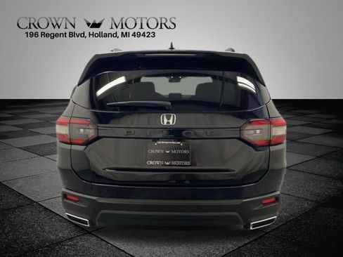 Used 2023 Honda Pilot Sport image 5