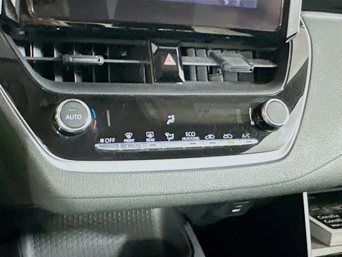 Used 2024 Toyota Corolla LE image 24