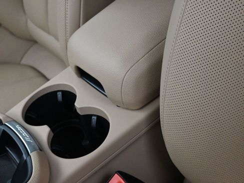 Used 2025 Porsche Macan image 21