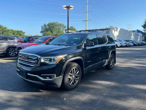 Used 2017 GMC Acadia SLT AWD/4WD image 3