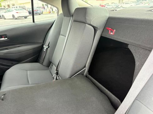 Used 2021 Toyota Corolla LE FWD image 8