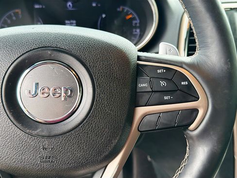 Used 2017 Jeep Grand Cherokee Limited w/ Luxury Group II image 38