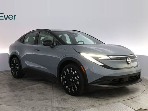 Used 2026 Nissan Leaf Platinum+ w/ Floor Mat Package (Platinum+) FWD image 13