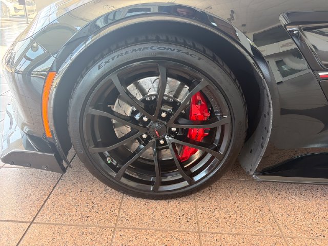 Used 2019 Chevrolet Corvette Grand Sport w/ Carbon Flash Badge Package RWD image 26