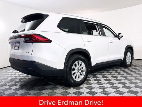 Certified 2024 Toyota Grand Highlander FWD image 23