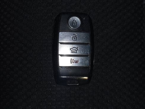 Used 2020 Kia Optima S image 32