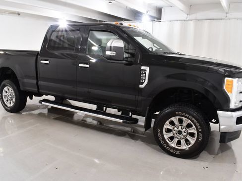 Used 2017 Ford F250 Lariat w/ Chrome Package AWD/4WD image 5