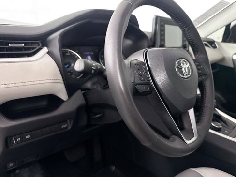 Certified 2022 Toyota RAV4 XLE Premium image 4