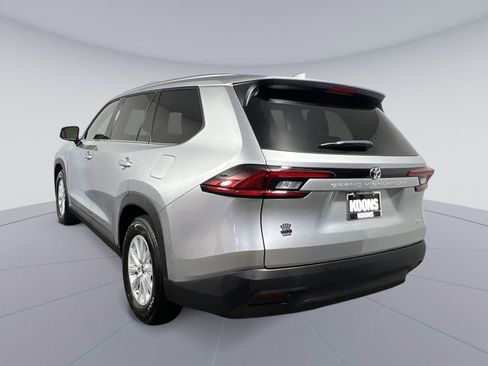 Used 2025 Toyota Grand Highlander FWD image 8
