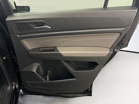 Used 2023 Volkswagen Atlas Cross Sport SE w/ Black Wheel Package AWD/4WD image 32