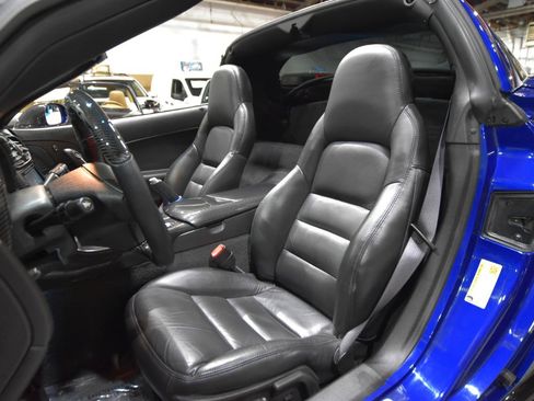 Used 2007 Chevrolet Corvette Coupe w/ Performance Package RWD image 28