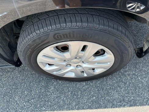 Used 2019 Dodge Grand Caravan SE FWD image 7