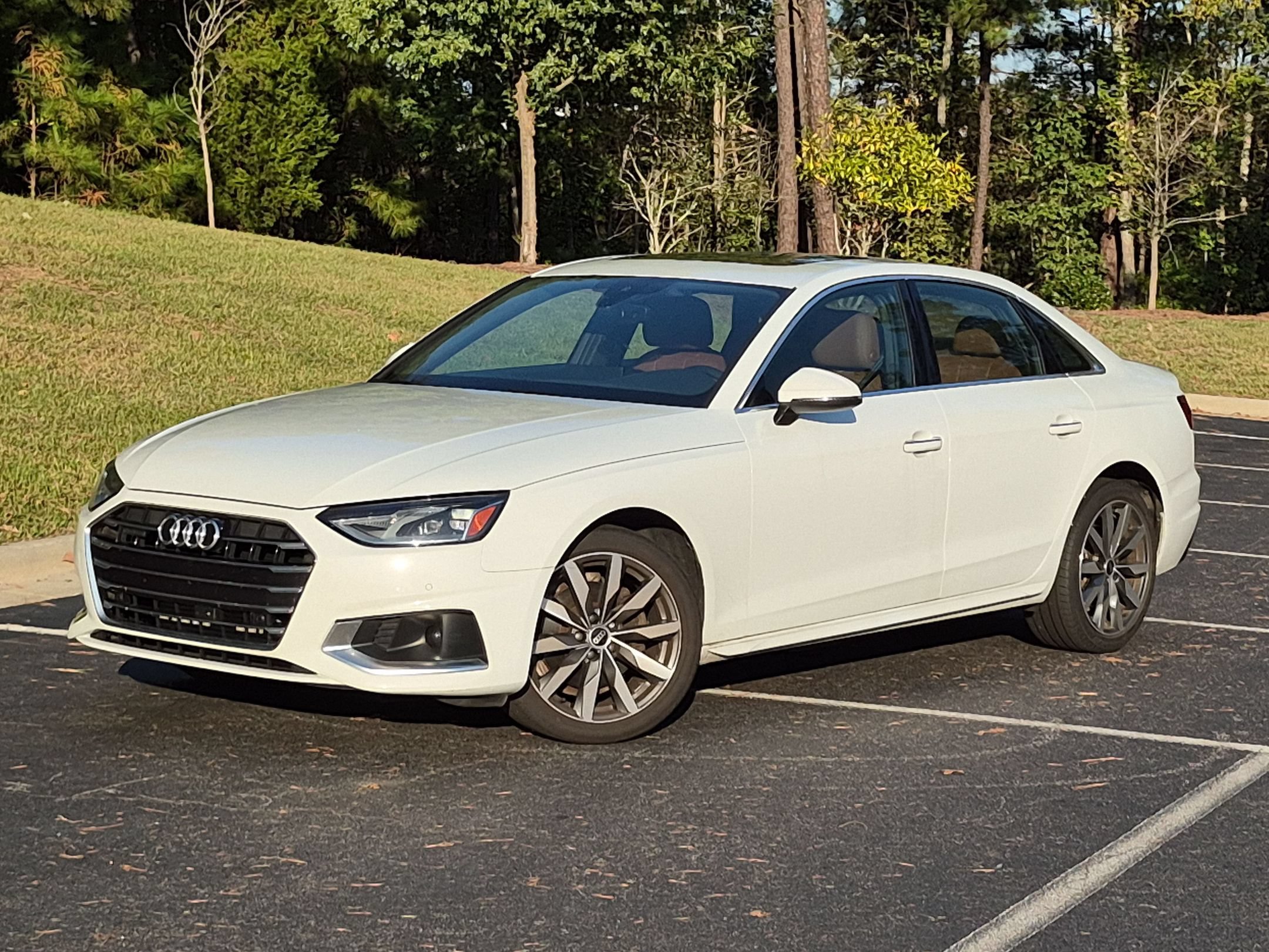 Used 2022 Audi A4 2.0T Premium w/ Convenience Package AWD/4WD image 1