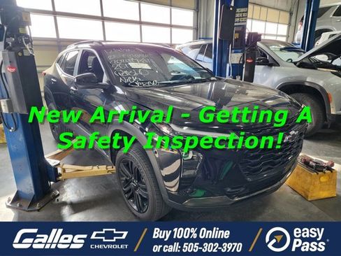 Certified 2024 Chevrolet Trax ACTIV w/ Driver Confidence Package image 1