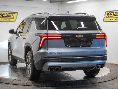 Used 2024 Chevrolet Traverse LT w/ Trailering Package image 2