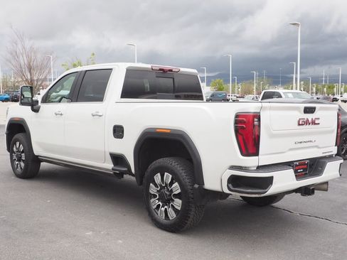 Used 2024 GMC Sierra 3500 Denali w/ Denali Reserve Package image 3