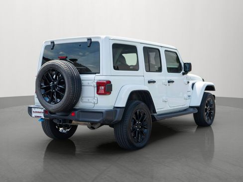 Used 2023 Jeep Wrangler Unlimited Sahara w/ Cold Weather Group AWD/4WD image 7