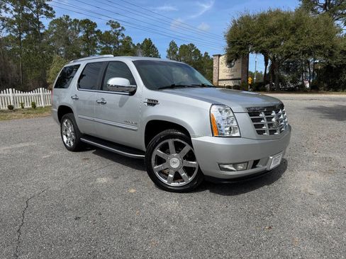 Used 2012 Cadillac Escalade Luxury image 8