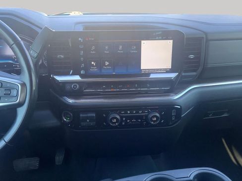 Used 2024 Chevrolet Silverado 1500 LT w/ Z71 Off-Road Package AWD/4WD image 7