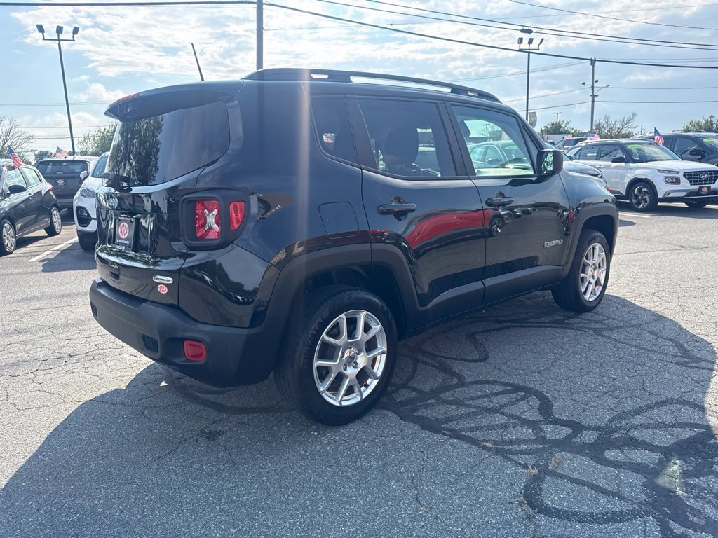 Used 2022 Jeep Renegade Latitude w/ Convenience Group AWD/4WD image 9