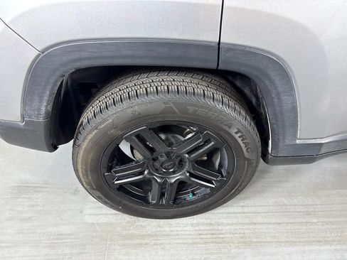 Used 2024 Jeep Compass Latitude AWD/4WD image 10