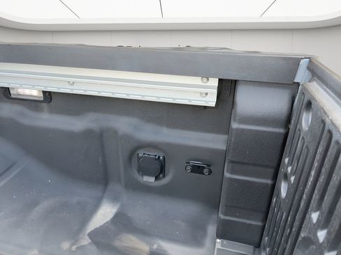 Used 2024 Nissan Frontier Pro-X w/ Pro Convenience Package image 16