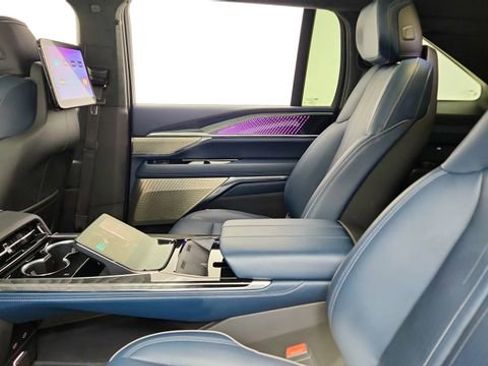 Used 2025 Cadillac Escalade IQ Sport 2 image 33