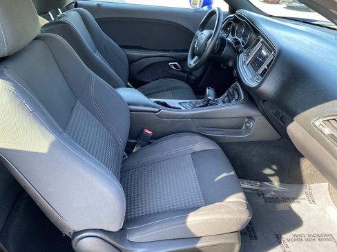 Used 2019 Dodge Challenger SXT RWD image 21