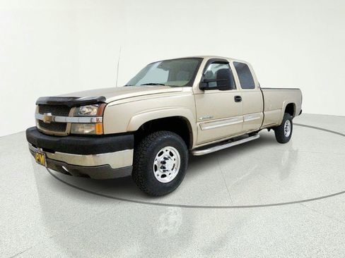 Used 2004 Chevrolet Silverado 2500 LS AWD/4WD image 3