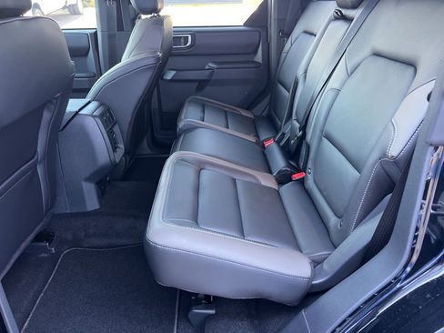 New 2025 Ford Bronco Outer Banks image 9