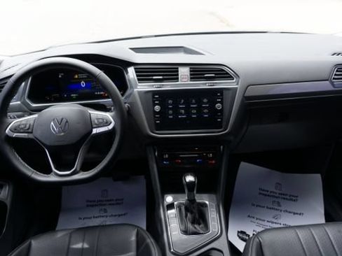 Used 2022 Volkswagen Tiguan SE FWD image 12