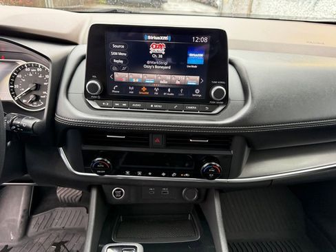 Used 2023 Nissan Rogue SV image 21