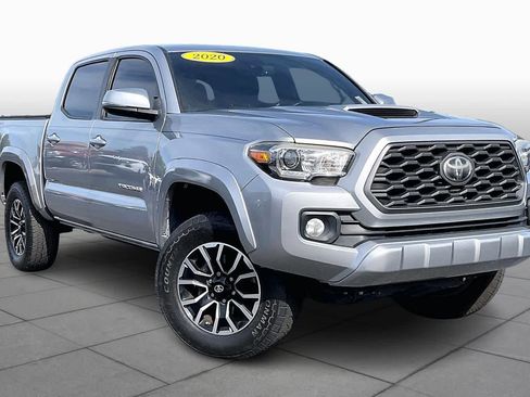 Used 2020 Toyota Tacoma TRD Sport image 2