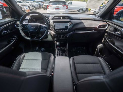 Used 2023 Chevrolet TrailBlazer RS w/ Convenience Package FWD image 14
