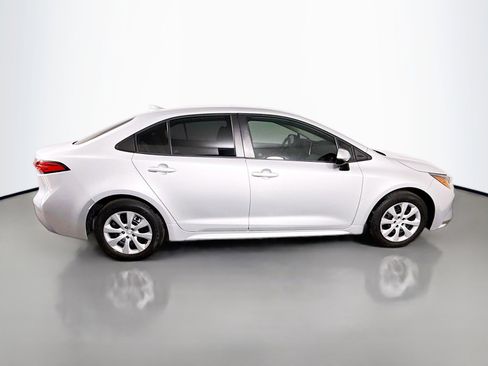 Used 2020 Toyota Corolla LE image 11