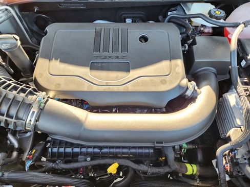 New 2025 Chevrolet Blazer LT w/ Convenience Package FWD image 23