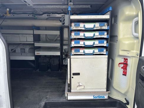 Used 2015 Ford Transit 250 130 Low Roof RWD image 9