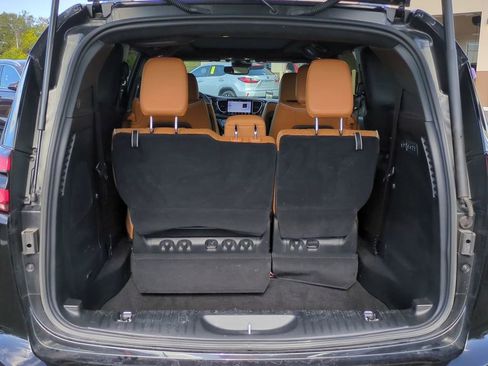 Used 2022 Chrysler Pacifica Pinnacle image 12