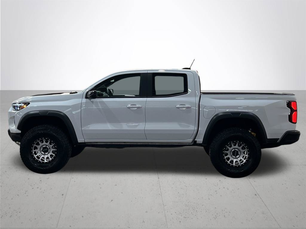 Used 2025 Chevrolet Colorado ZR2 w/ Technology Package AWD/4WD image 13