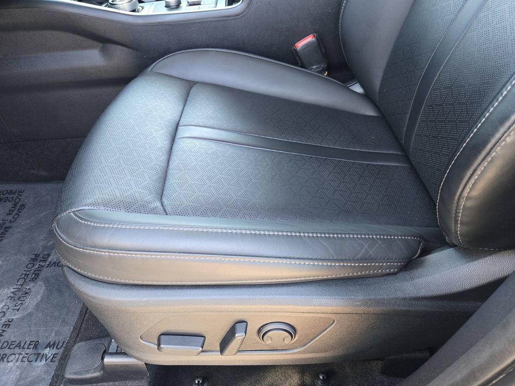 Used 2023 Kia Sorento EX AWD/4WD image 16