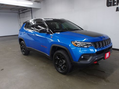 Used 2023 Jeep Compass Trailhawk w/ Trailhawk Elite Group AWD/4WD image 4