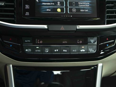 Used 2017 Honda Accord EX-L image 33