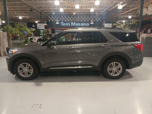 Used 2023 Ford Explorer XLT w/ Equipment Group 202A AWD/4WD image 9