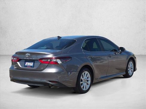 Used 2023 Toyota Camry LE w/ Convenience Package FWD image 5